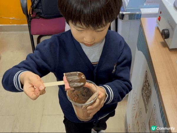 小朋友參觀本地make meanings 雪糕廠，了解雪糕製...