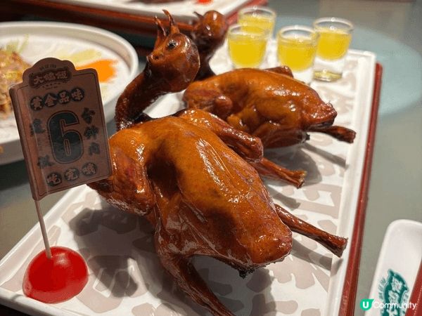 西九M+高級精緻中菜館。那裡的美景、美食和美妙的音響十分吸引...