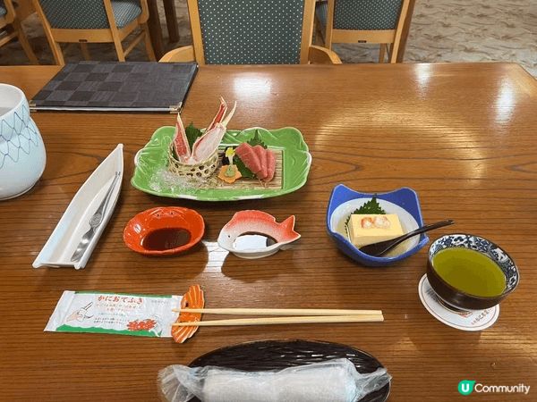 專吃北海道長腳蟹的餐廳，套餐能吃到蟹的不同部分，配于各種烹調...