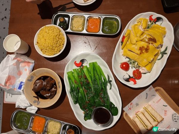 江門多美食，這間海南雞飯，飯味香濃，雞滑加時令菜芯，炸豬扒，...