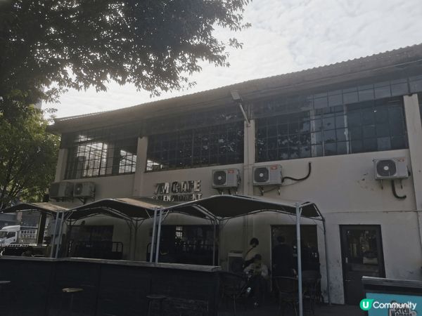 江門多美食，這間海南雞飯，飯味香濃，雞滑加時令菜芯，炸豬扒，...
