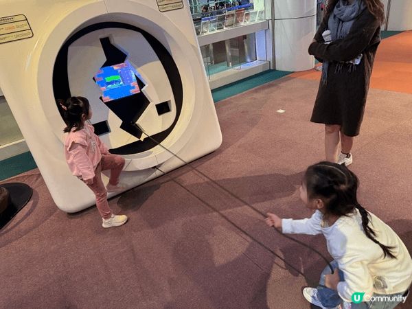 香港科學館吸引一個正經嘅印象，原來都可以係小朋友嘅樂園