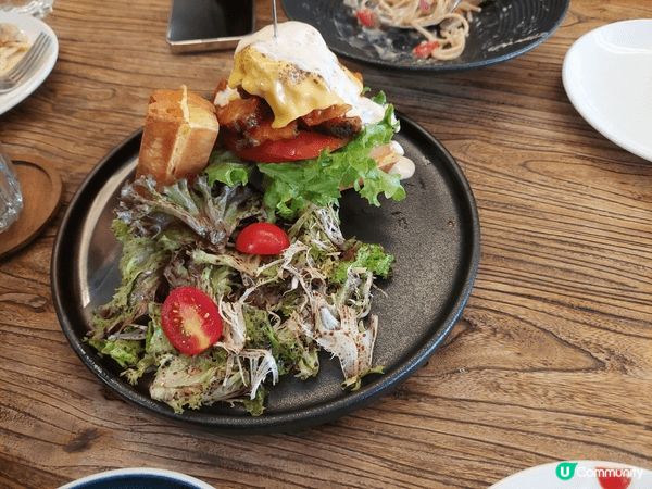 在港九新界食盡鮑參翅肚自助餐，獎勵自己，也和好友享用西式美饌...