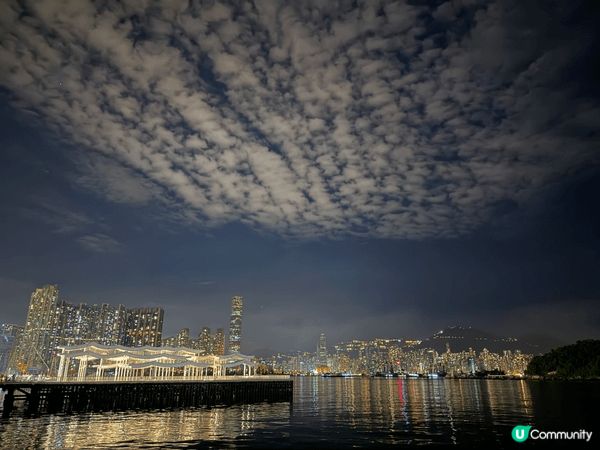 呢度係長沙灣海濱，呢度近期先落成，好適合情侶或者朋友過嚟呢度...