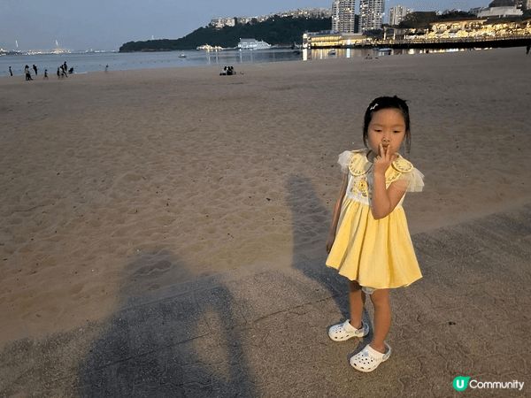我推薦嘅親子好地方係愉景灣沙灘,景色優美，沙灘內有一個公園可...