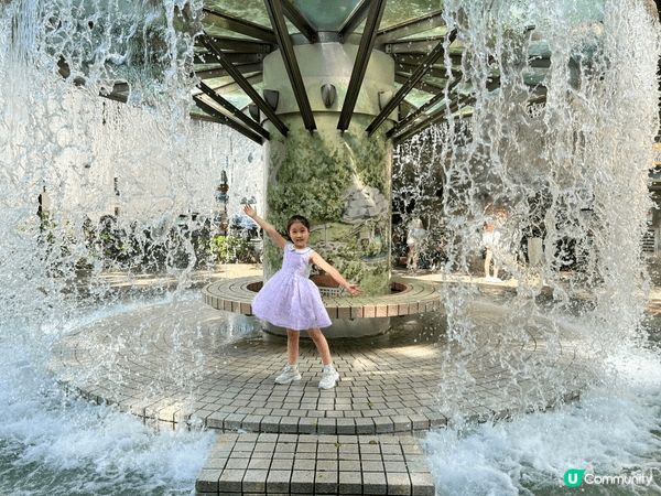 石屎森林中的綠洲，一家人一起去香港公園行山玩水賞花，呼吸大自...