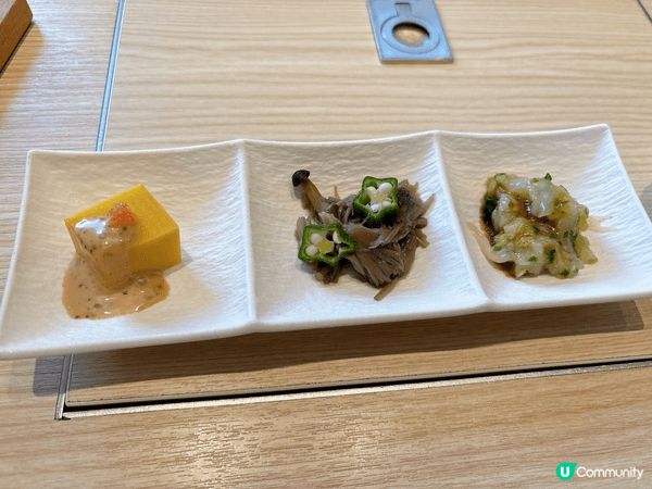 在全新裝修的牛陣享用壽喜燒，環境雅緻舒適，讓人放鬆。新鮮的和...
