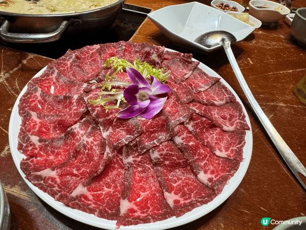 香港打邊爐特色, 有美味刺身及肥牛！真係人間美食！