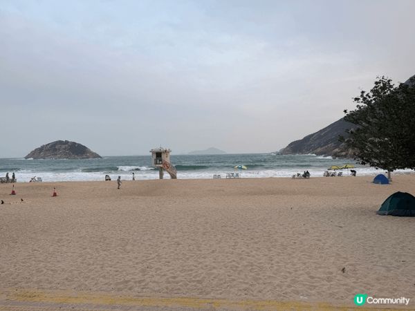 冬天去泳灘又要一份特別的感覺在沙灘上漫步欣賞海灘美景實在寫意...