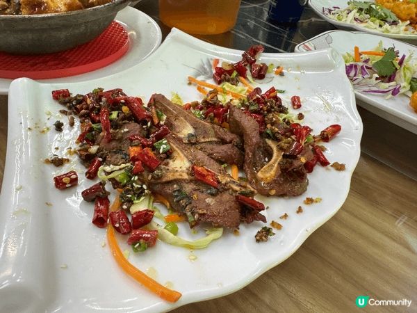 屯門友愛邨利群大排檔必食手抓骨，好惹味！仲有炸子雞很香脆！