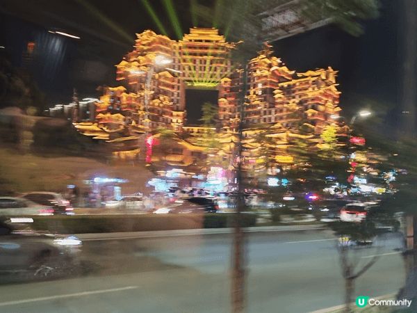圖片分別是在湖南,新加坡以及海南三亞旅行時所攝的。