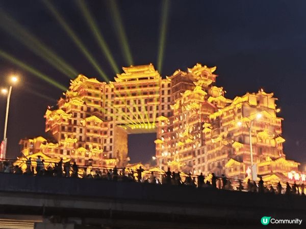 圖片分別是在湖南,新加坡以及海南三亞旅行時所攝的。