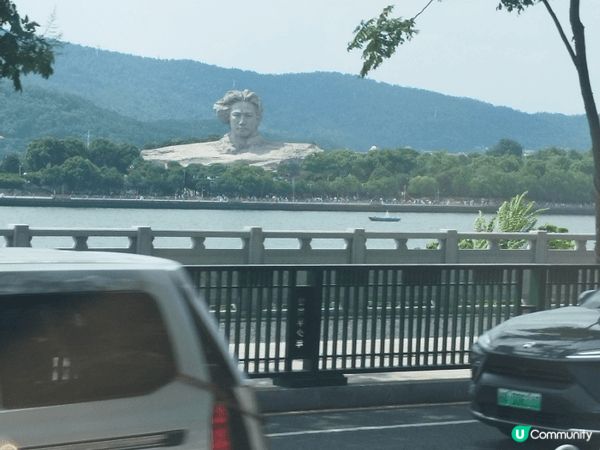 圖片分別是在湖南,新加坡以及海南三亞旅行時所攝的。