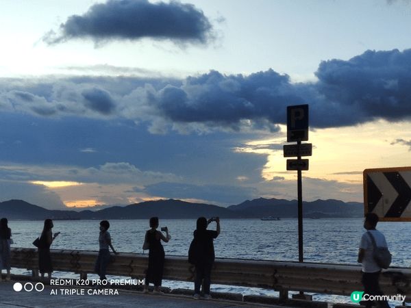 除了約埋好朋友一齊煮飯，喺港島 堅尼地城海旁 欣賞日落黃昏，...