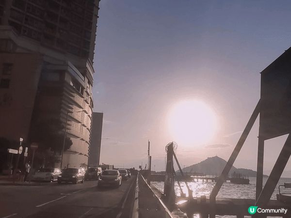 除了約埋好朋友一齊煮飯，喺港島 堅尼地城海旁 欣賞日落黃昏，...