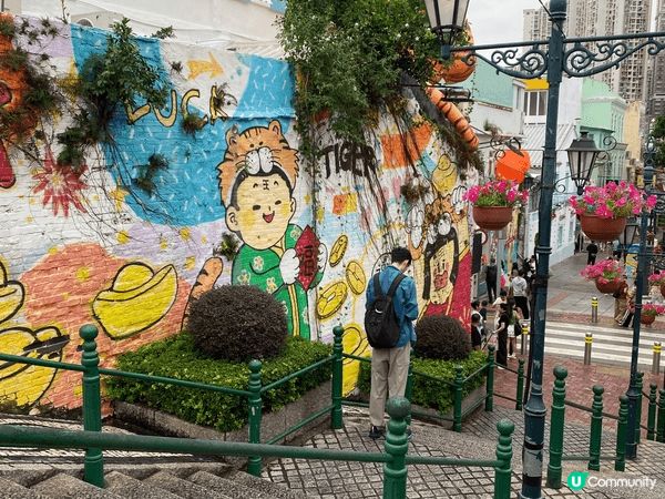澳門大三巴，官也街都係值得去打卡既地方，有好多特色嘅店舖