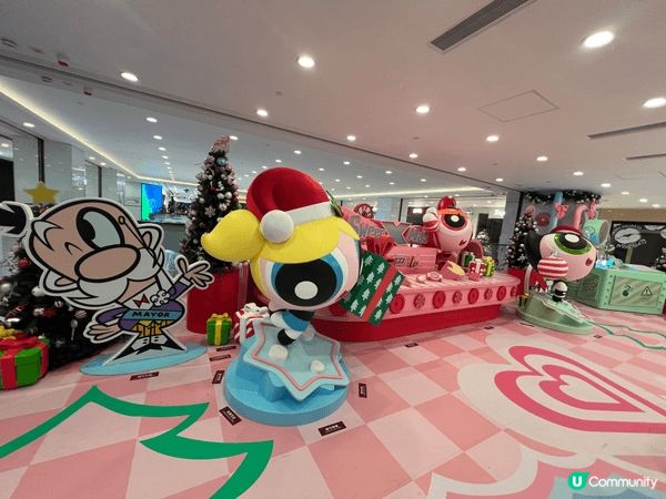 聖誕節，都唔少得到商場打卡，海港城都有飛天少女可愛造型報紙，...