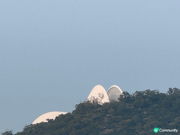從澳門拱北口岸入境珠海，非常方便快捷。 珠海情侶路是珠海市標...
