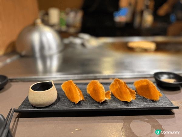 輕輕推開和風小店的木門，撲鼻而來的鐵板香氣喚醒了味蕾。師傅在...