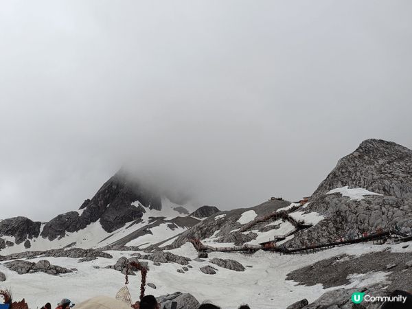 本人首次登上海拔4500以上的玉龍雪山，沒有引發高山症。山頂...