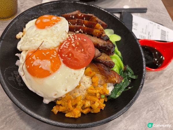左圖係コメダ珈琲店嘅招牌漢堡包🍔肉質非常軟熟可口，醬汁非常味...