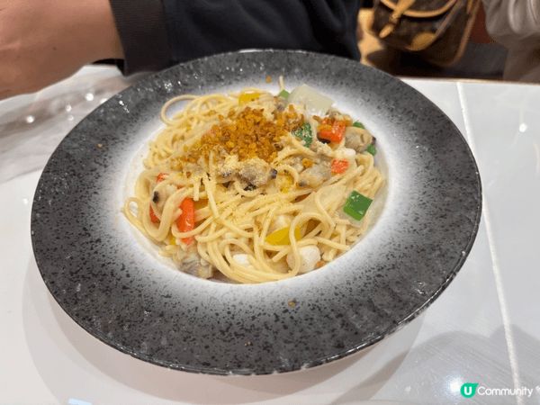 西多士外形好靚，炸得好金黃，有牛油味，多蜜汁。帶子雖然比圖片...