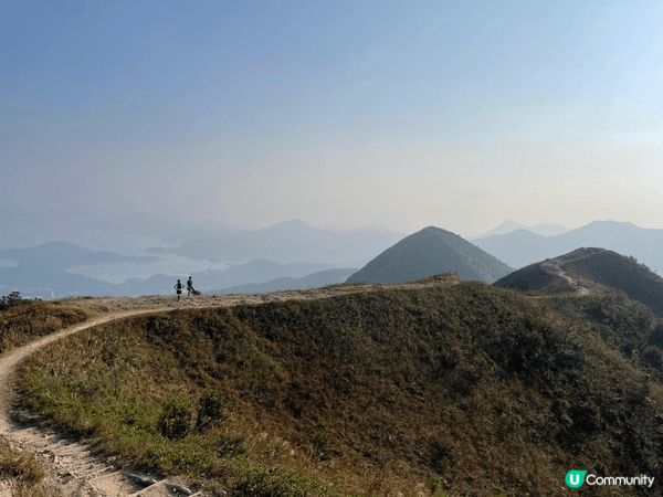 推介馬鞍山的昂平草地及彎曲山，環境優美，兼且那裏可以跳滑翔傘...
