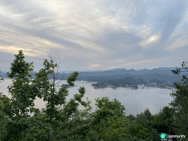 千島湖之旅，風景優美，在適合食蟹嘅季節食的餐點。看到大自然之...