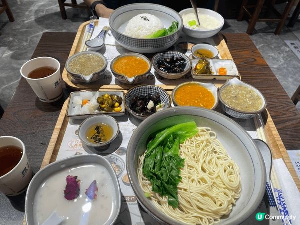 千島湖之旅，風景優美，在適合食蟹嘅季節食的餐點。看到大自然之...