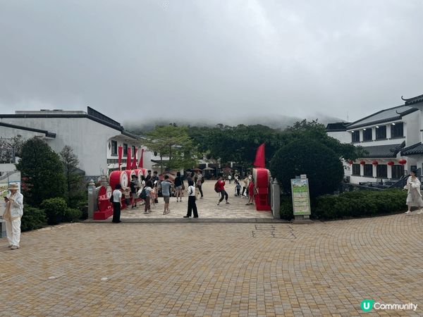 昂坪是一個家庭活動好去處。小朋友跟大人都很喜歡乘坐昂坪360...