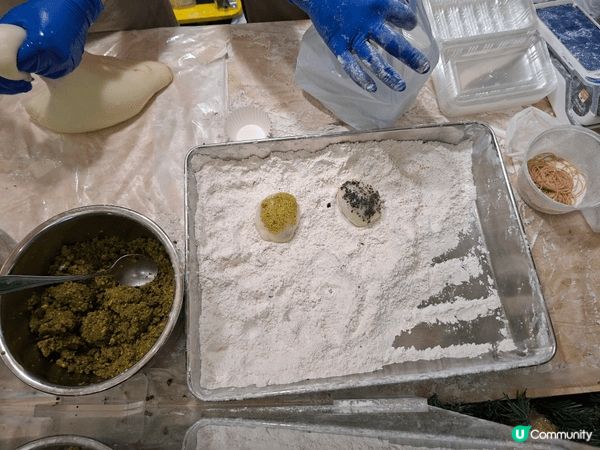 ✨️平安夜晚行下街，經過荃灣廣場均香餅家見好多人排隊買糯米糍...