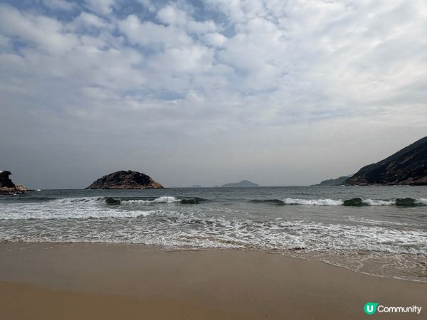 石澳係港島東面個靚靚海邊小村，沙灘細滑又乾淨，彩色小屋超出相...