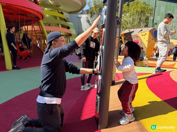 大戲棚: 用竹搭的手作建築物，之後唔知仲有冇