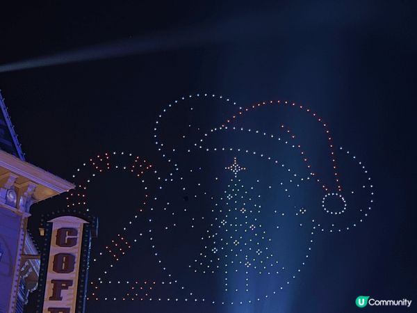 香港迪士尼樂園是香港一個著名的旅遊景點，如來香港必須要到此一...