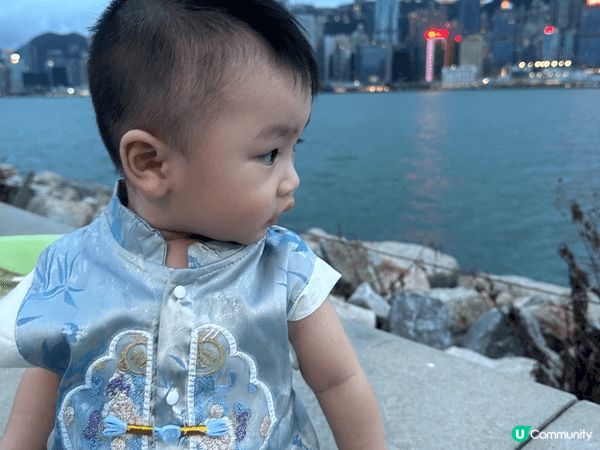 西九龍文化區，大草地適合大人同小朋友聚在一起的好地方。無論是...