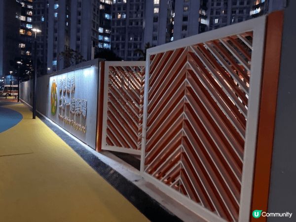 香港好去處當然有我地既廸士尼公園，身為父母要帶小朋友放電，見...