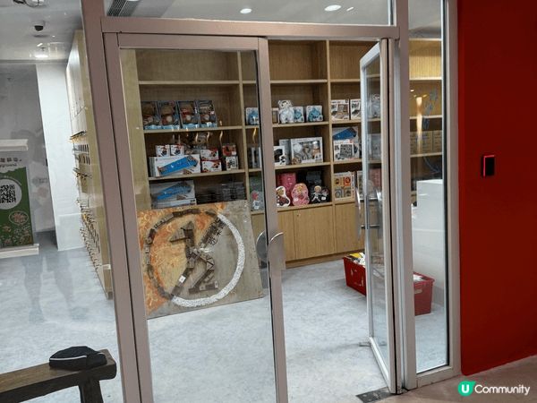 香港好去處當然有我地既廸士尼公園，身為父母要帶小朋友放電，見...