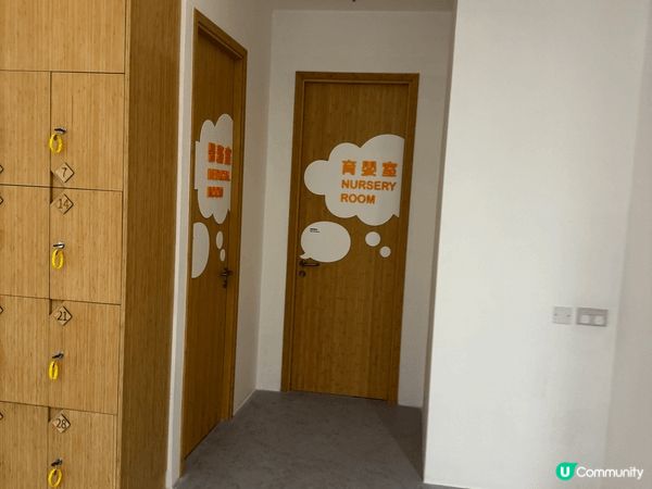 香港好去處當然有我地既廸士尼公園，身為父母要帶小朋友放電，見...