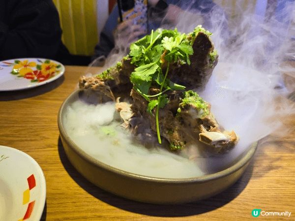 這間是位於大角嘴的泰嘟嘟泰國餐廳，不但性價比高，食物質素也很...