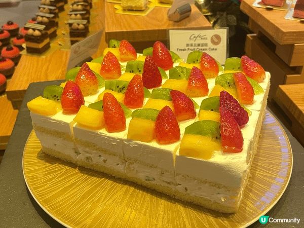 Marco Polo 咖啡廳自助晚餐款式多樣，讓人目不暇給。...