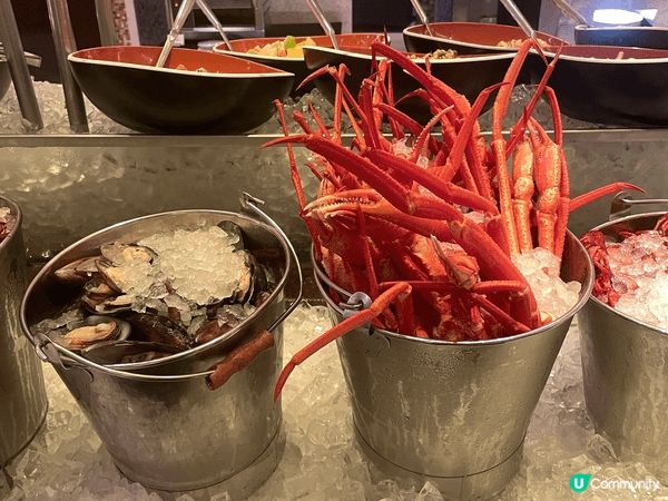 Marco Polo 咖啡廳自助晚餐款式多樣，讓人目不暇給。...