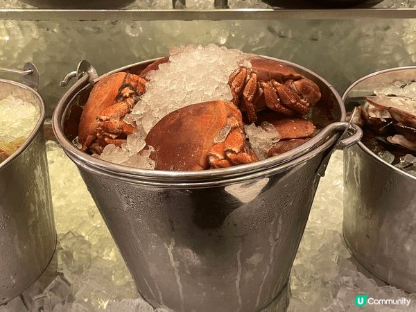 Marco Polo 咖啡廳自助晚餐款式多樣，讓人目不暇給。...