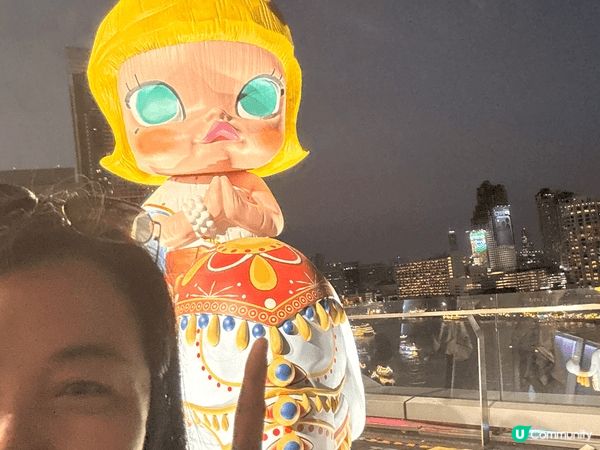 １２月帶父母去泰國曼谷旅行，　他們很喜歡這個地方，　有風景的...