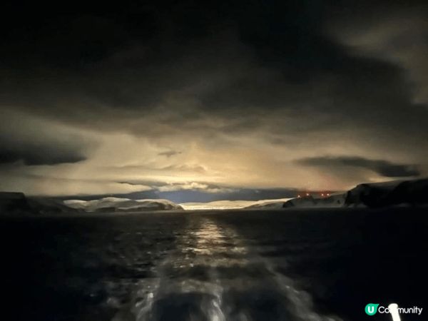 今次旅行去挪威洪寧斯沃格，真係超幸運睇到北極光，呈現橙色和綠...