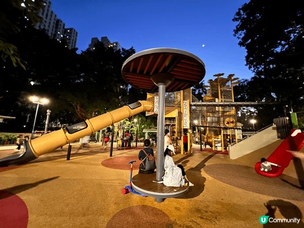 車公廟路遊樂場翻新後好好玩，適合一家大細放電。公園以風車和橙...