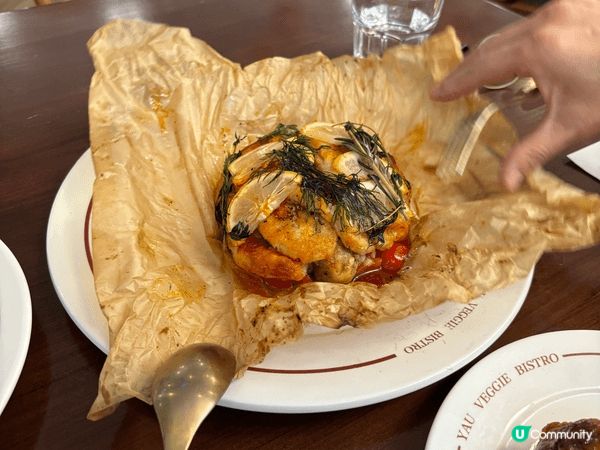 荃灣南豐紗廠「Yau Veggie Bistro」餐廳的餐桌...