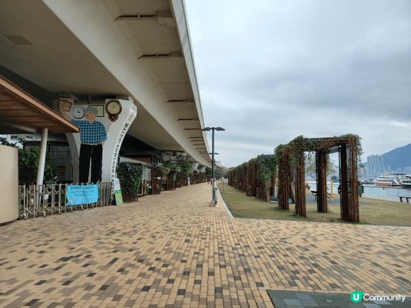 如果子女不開心，可以帶他們去觀塘海濱長廊跑一跑。