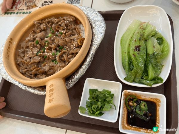 呢間日本餐廳出名定食，呢兩個餐，豬軟骨定食及吉列滑蛋豬扒定食...