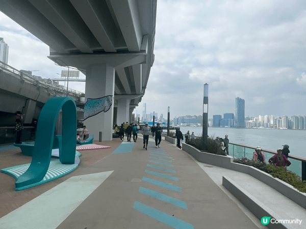 東岸板道，新的地標好去處，可以望住海邊跑步，還有單車可以租嚟...