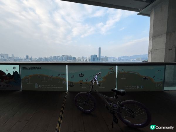 東岸板道 - 可以由筲箕灣行到去西營盤，同時欣賞維港兩岸景色...